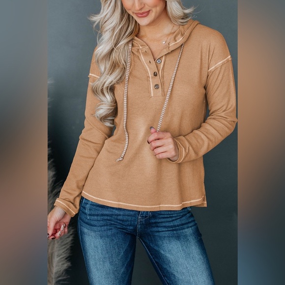 Dropped Shoulder Buttoned Hoodie - Picture 3 of 4